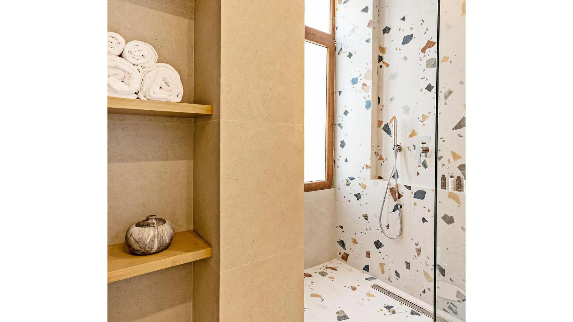 Oniro Suites ريثيمنو 0*,